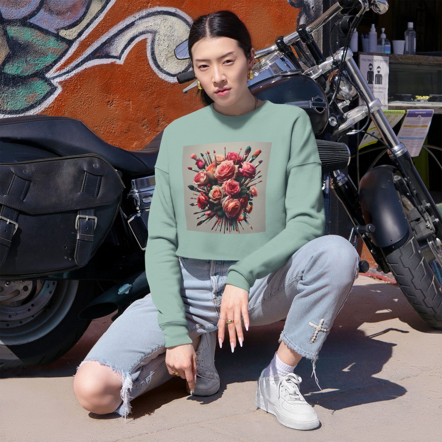 Roses and paint brushes Women's Cropped Sweatshirt