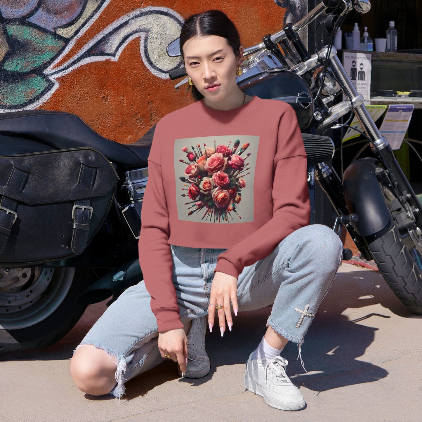 Roses and paint brushes Women's Cropped Sweatshirt